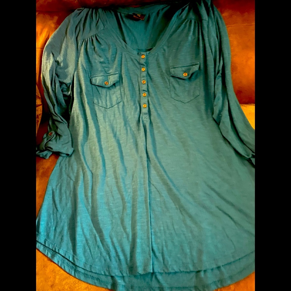 Teal colored light weight